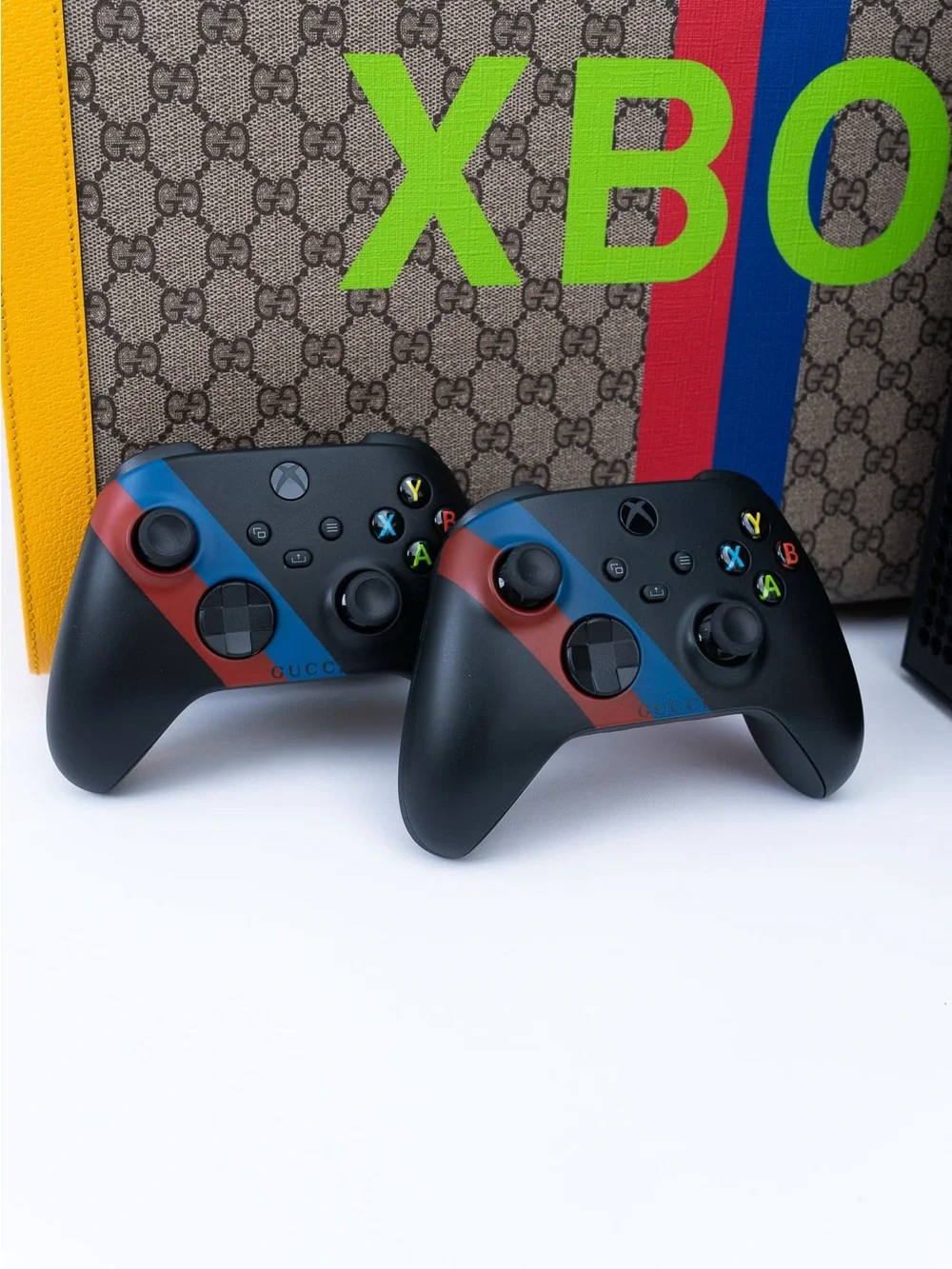 Microsoft Xbox x Gucci Series X Special Edition (US Plug) Console Bundle - Picture 7 of 14
